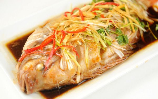 Hướng dẫn chi tiết cách làm món cá Diêu Hồng hấp Hồng Kông thơm ngon