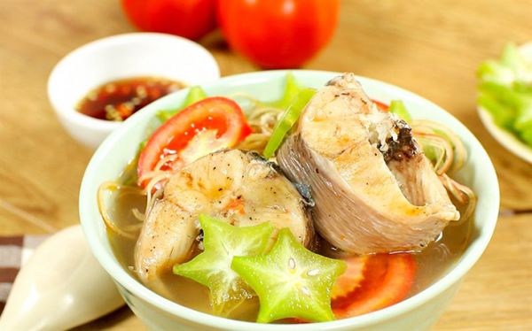 Cách làm món canh chua cá lóc nấu khế