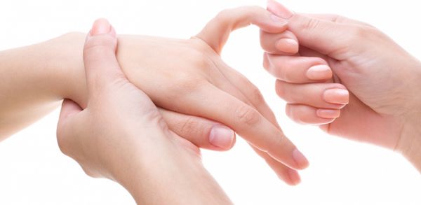 Bệnh trật khớp ngón tay - Triệu chứng, nguyên nhân và cách điều trị