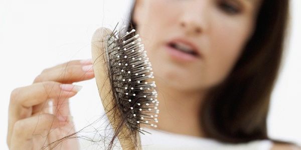 Bệnh rụng tóc - Triệu chứng, nguyên nhân và cách điều trị