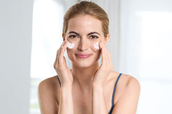 9 bí quyết chăm sóc da mặt cho phụ nữ tuổi 30