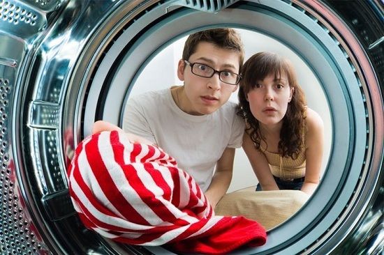 Việc gì cần phải làm để hạn chế máy giặt xuất hiện mùi hôi, ẩm mốc?