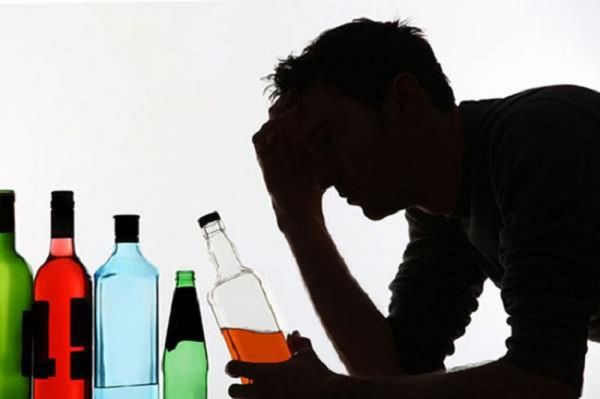 Bệnh nghiện rượu - Triệu chứng, nguyên nhân và cách điều trị