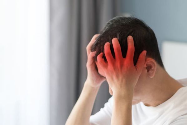 Bệnh đau đầu mạn tính - Triệu chứng, nguyên nhân và cách điều trị