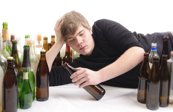 Lạm dụng chất gây nghiện ở thanh thiếu niên - Triệu chứng, nguyên nhân và cách điều trị