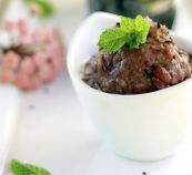 Cách làm kem đậu đỏ mè đen rang mang lại may mắn