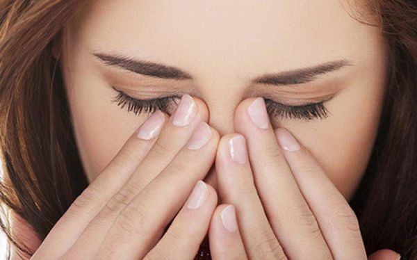 Bệnh co giật mí mắt - Triệu chứng, nguyên nhân và cách điều trị