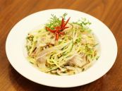 Các bước làm món gỏi xoài xanh tai heo chua ngọt đơn giản, dễ ăn tại nhà