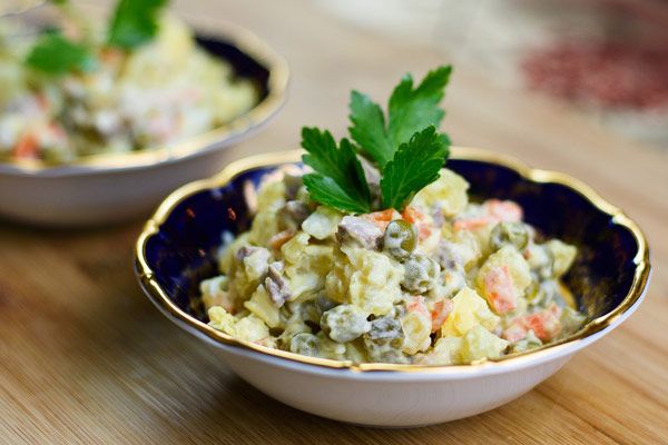 Cách làm Salad Nga dinh dưỡng đơn giản tại nhà