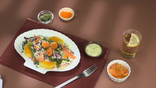 Cách làm món salad rong nho cá hồi dễ ăn, lạ miệng tại nhà