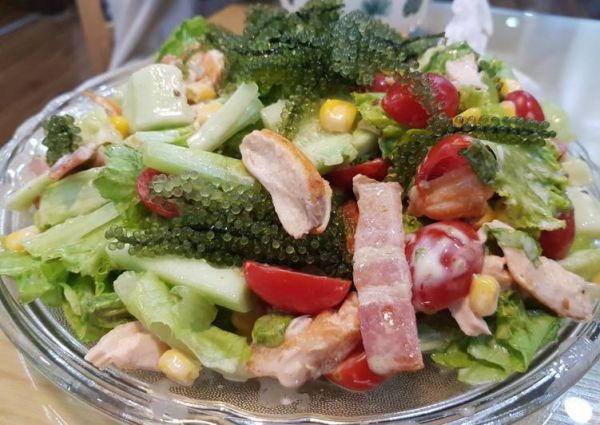 Hướng dẫn cách làm salad rong nho thịt xông khói đơn giản tại nhà