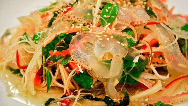 Hướng dẫn cách làm món gỏi sứa tôm thịt tươi ngon, lạ miệng
