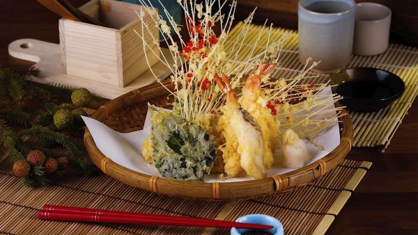 Mách bạn cách làm món tempura tôm rau củ hải sản hấp dẫn vô cùng