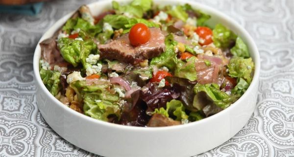 Cách làm món salad thịt bò rau củ nướng thơm ngon, hấp dẫn lạ miệng cho cả gia đình